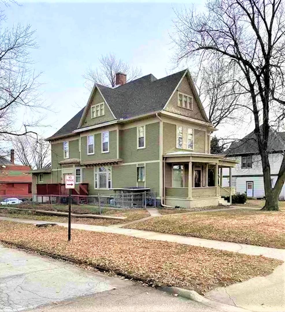 Apartment for rent at 1524 Grandview, Sioux City, IA 51103