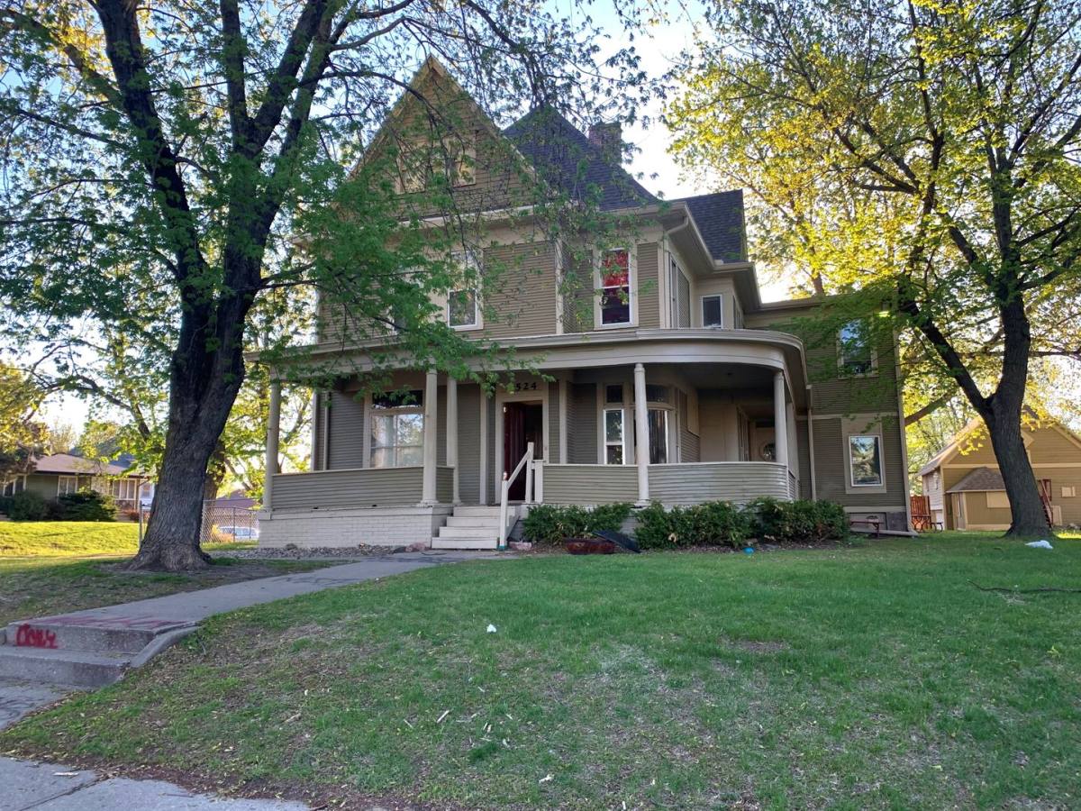 Apartment for rent at 1524 Grandview, Sioux City, IA 51103