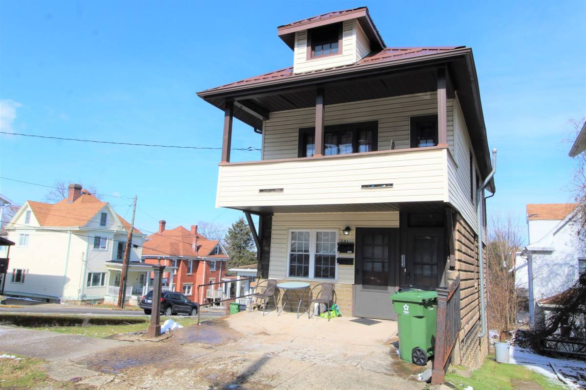 Apartment for rent at 321 323 Euclid Ave, Morgantown, WV 26501