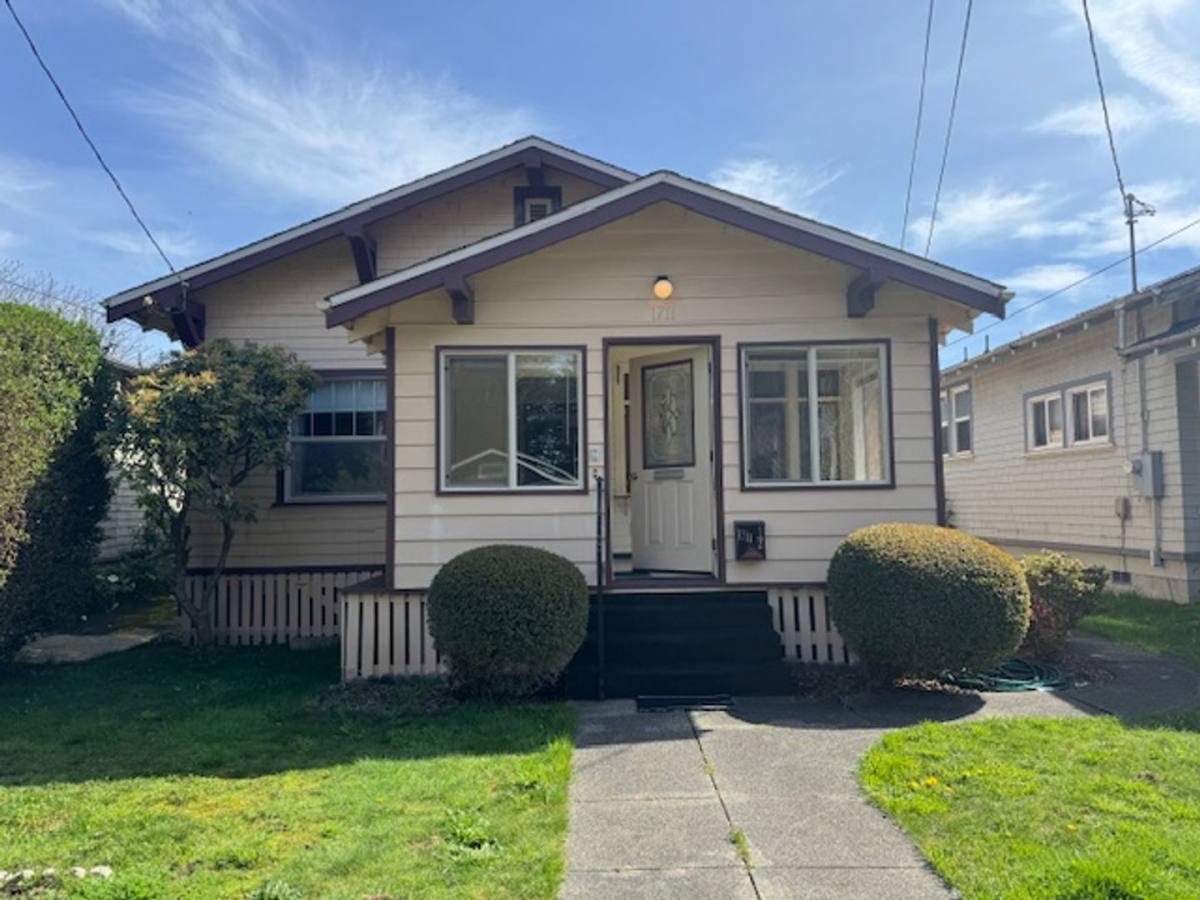 Apartment for rent at 1711 G St, Eureka, CA 95501