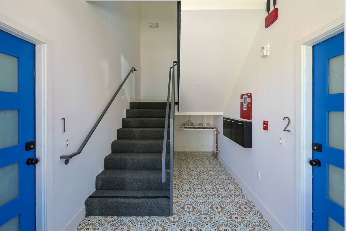 Apartment for rent at 2616 Wellington Rd, Los Angeles, CA 90016