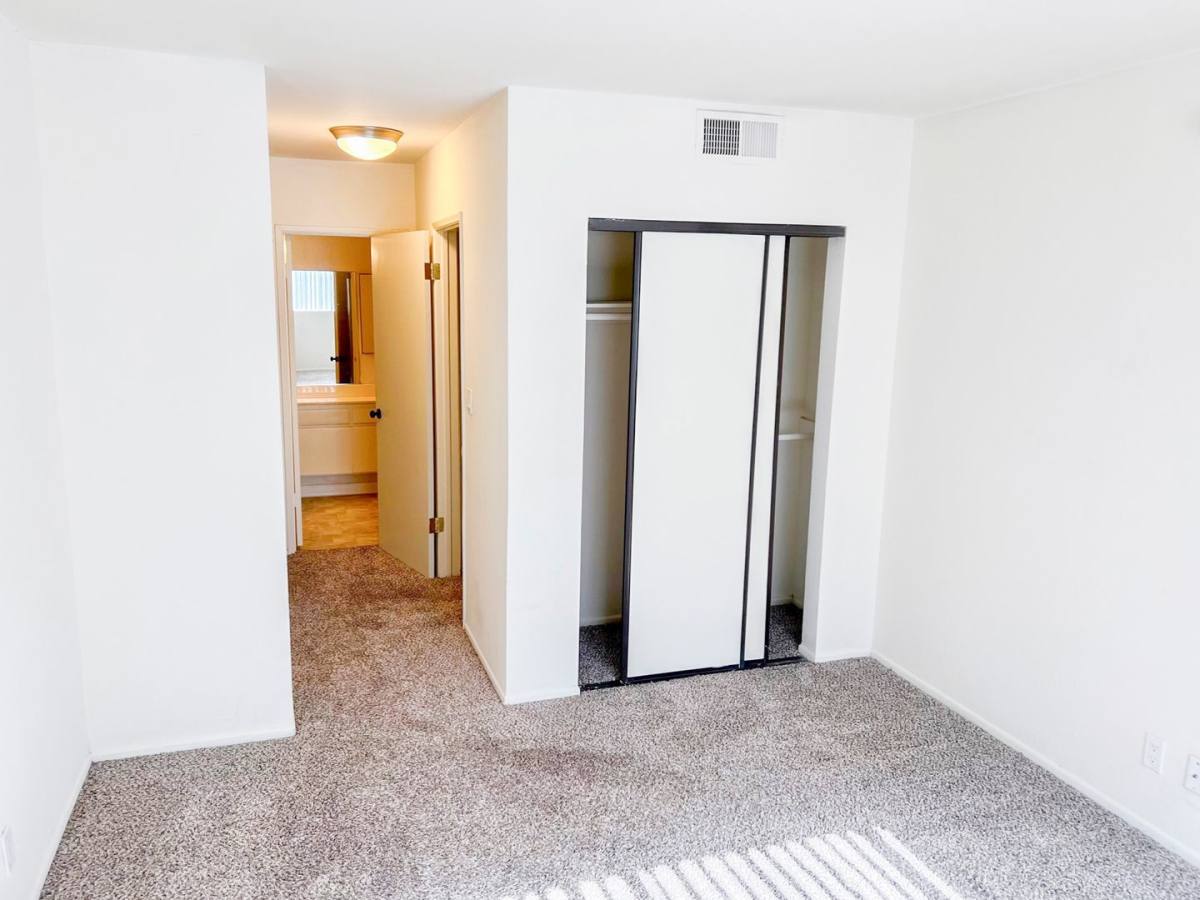 Apartment for rent at 15222 Magnolia Blvd, Sherman Oaks, CA 91403