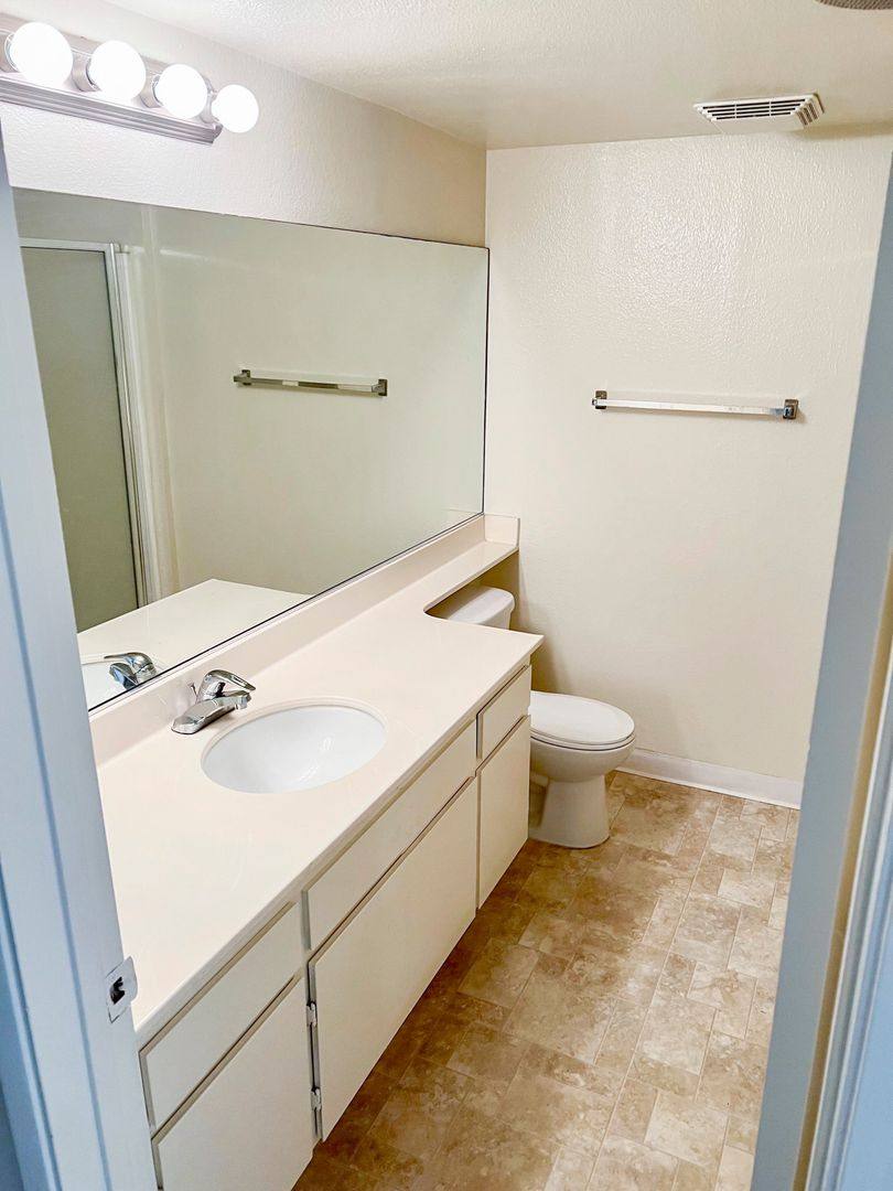 Apartment for rent at 15222 Magnolia Blvd, Sherman Oaks, CA 91403