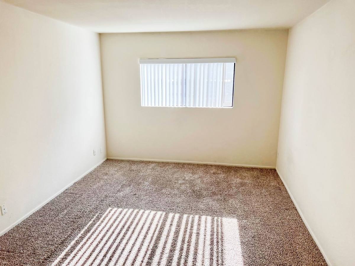 Apartment for rent at 15222 Magnolia Blvd, Sherman Oaks, CA 91403