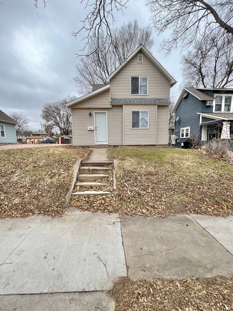House for rent at 741 S 3rd Ave, Sioux Falls, SD 57104