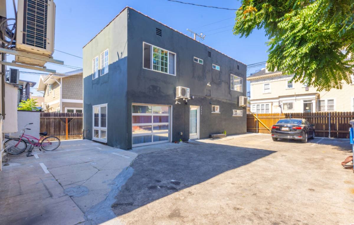 Apartment for rent at 2666 Orchard Ave, Los Angeles, CA 90007