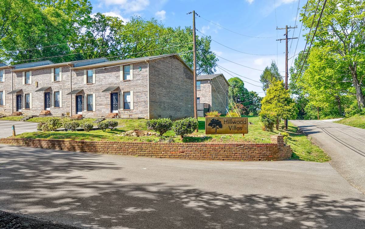 Townhouse for rent at Hillwood Villas, 1642 Hillwood Dr, Knoxville, TN 37920