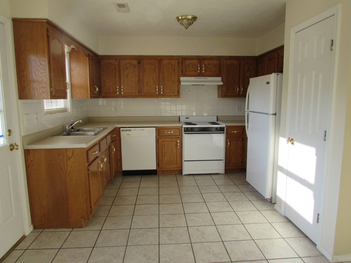 Apartment for rent at 20115 Salina Rd, Waynesville, MO 65583