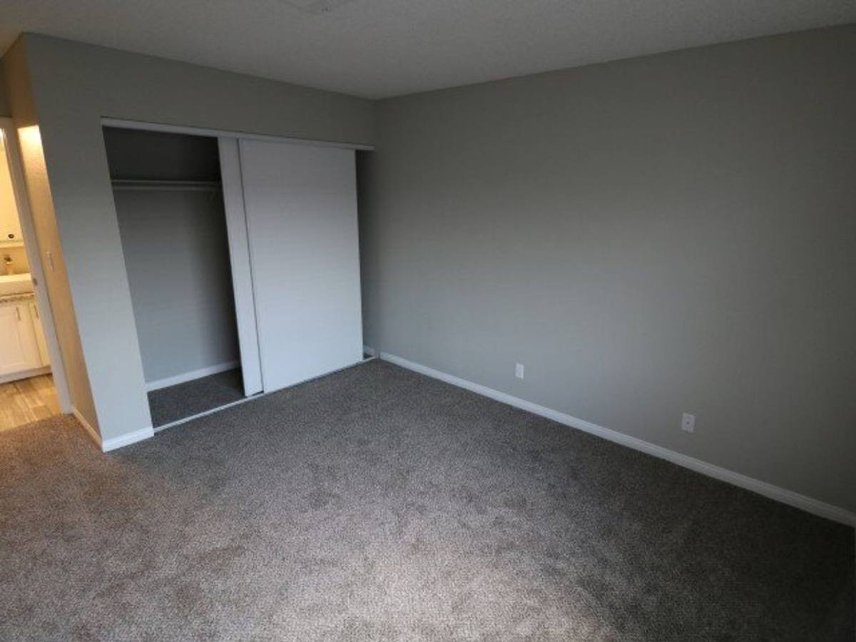 Apartment for rent at 1525 Pinto Lane, Las Vegas, NV 89106