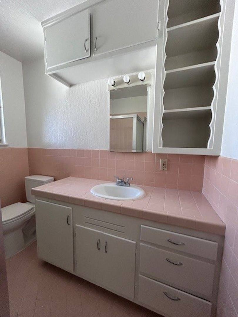 Apartment for rent at 905 Santa Clara Ave, Alameda, CA 94501