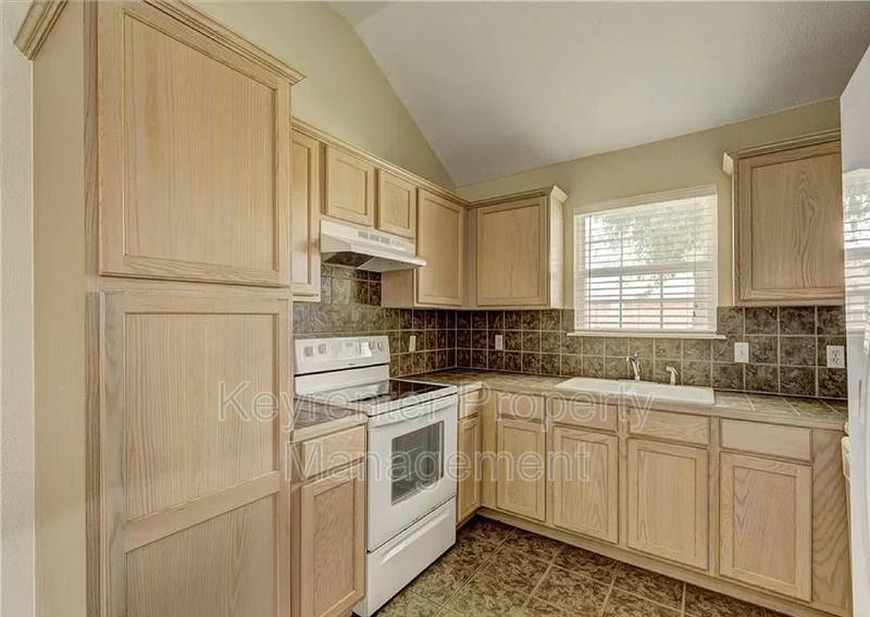 House for rent at 12328 SW 5th St, Yukon, OK 73099