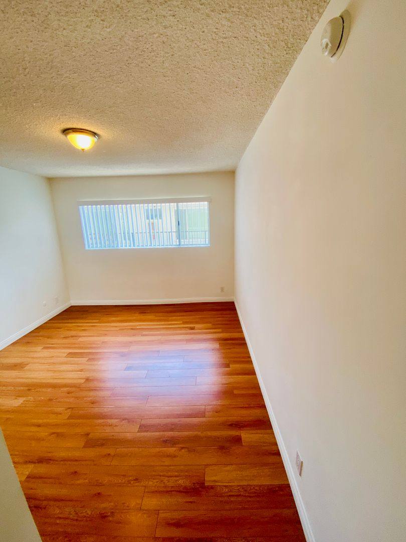 Apartment for rent at 7010 Lanewood Ave, Los Angeles, CA 90028