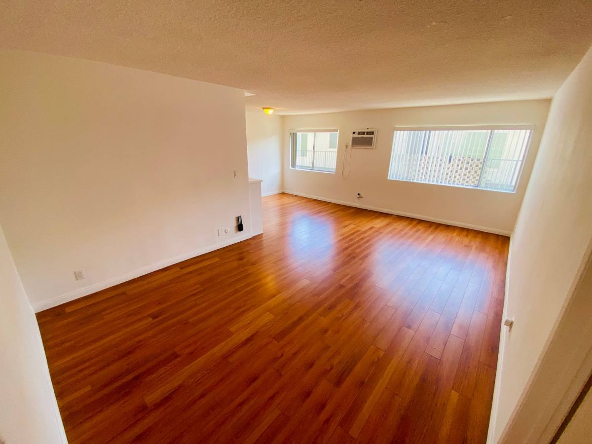 Apartment for rent at 7010 Lanewood Ave, Los Angeles, CA 90028