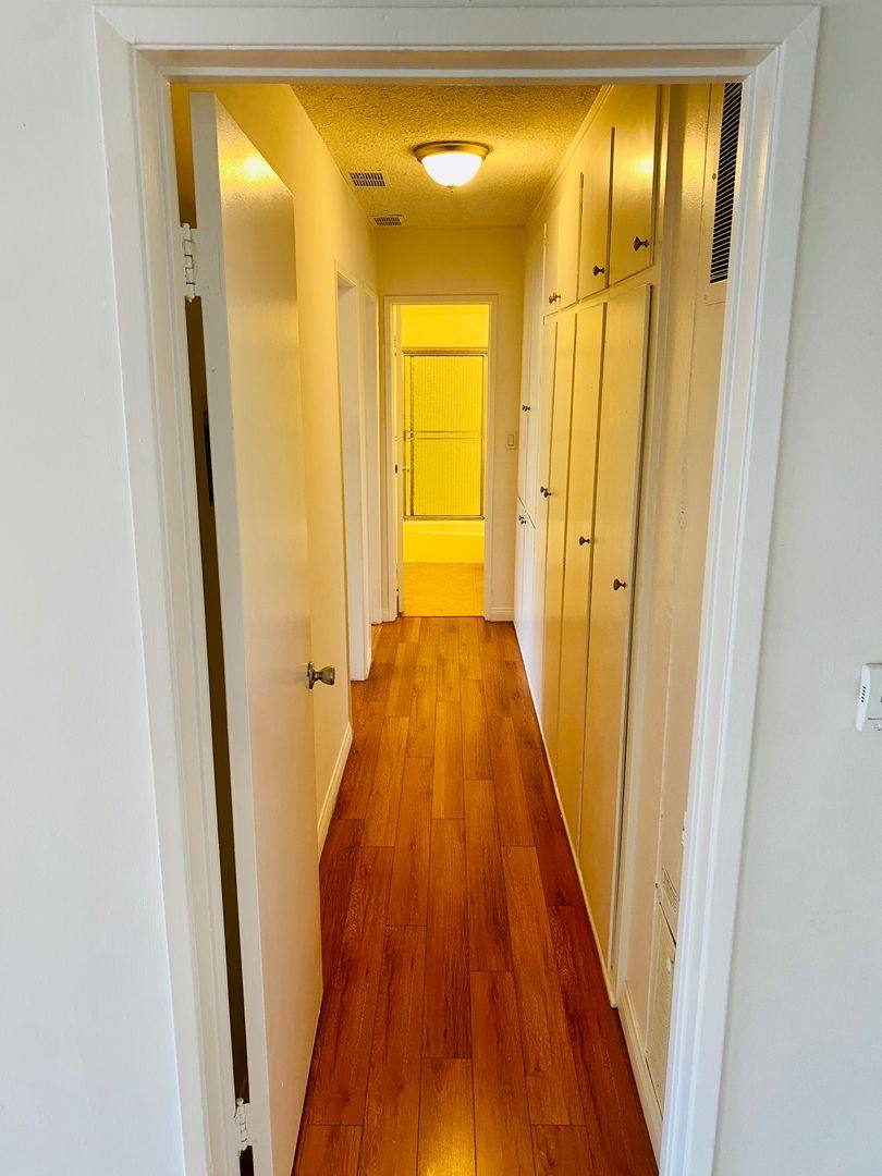 Apartment for rent at 7010 Lanewood Ave, Los Angeles, CA 90028