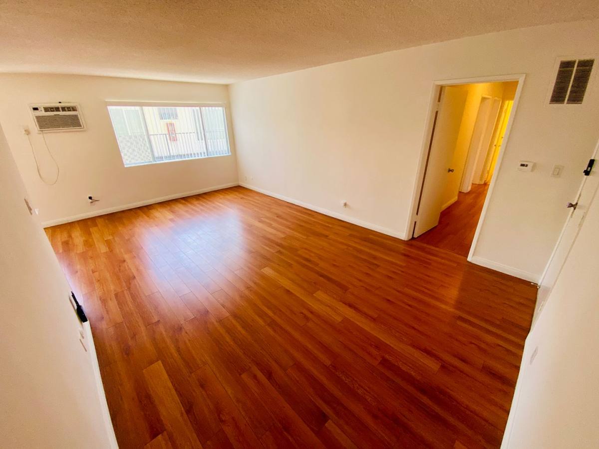 Apartment for rent at 7010 Lanewood Ave, Los Angeles, CA 90028