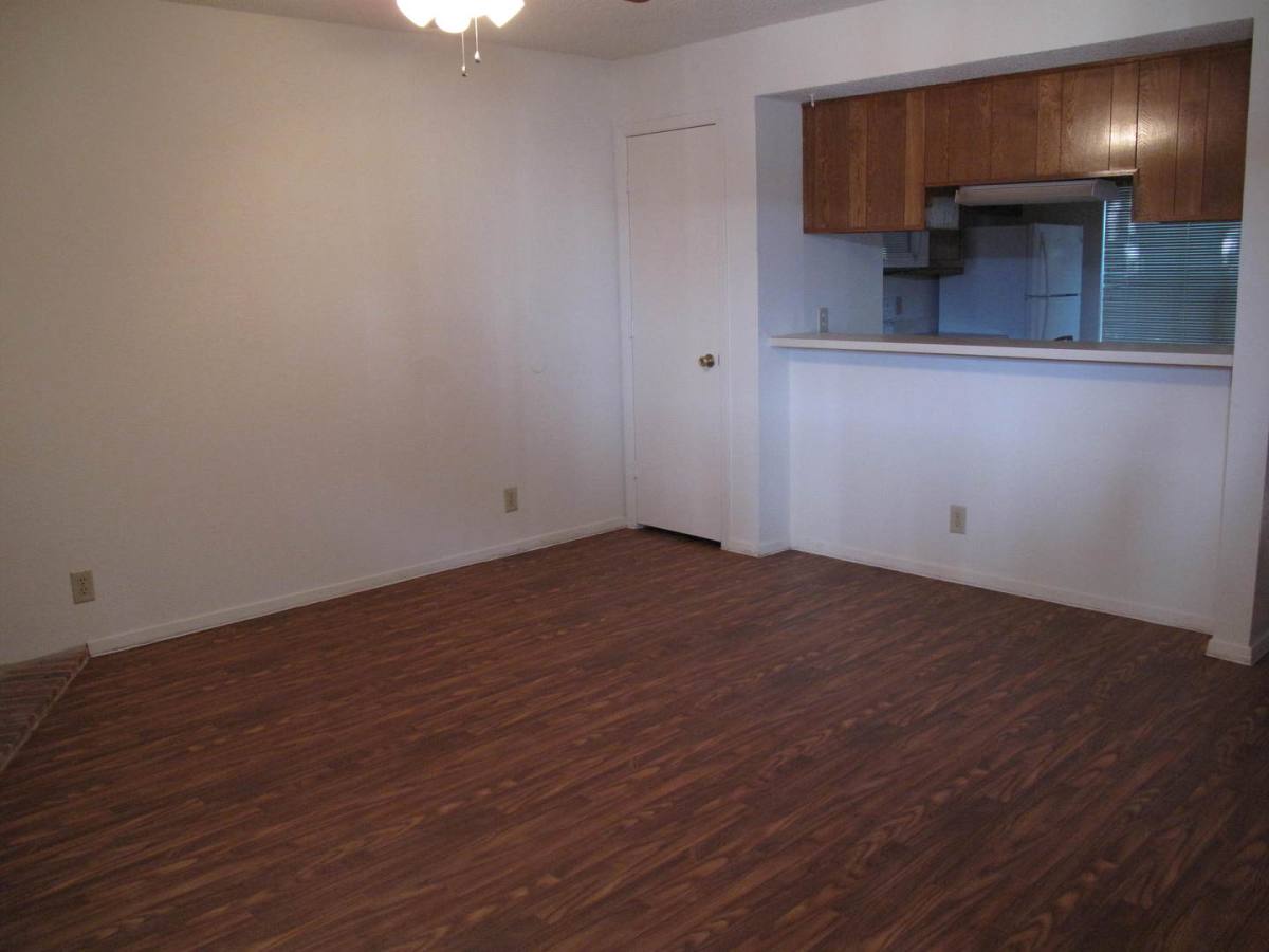 Apartment for rent at 929 W Hickory #B-19, Denton, TX 76201