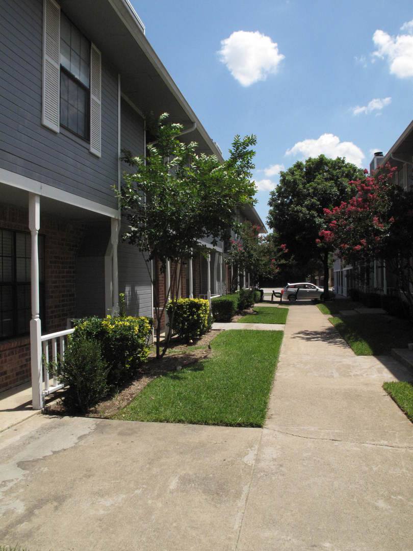 Apartment for rent at 929 W Hickory #B-19, Denton, TX 76201