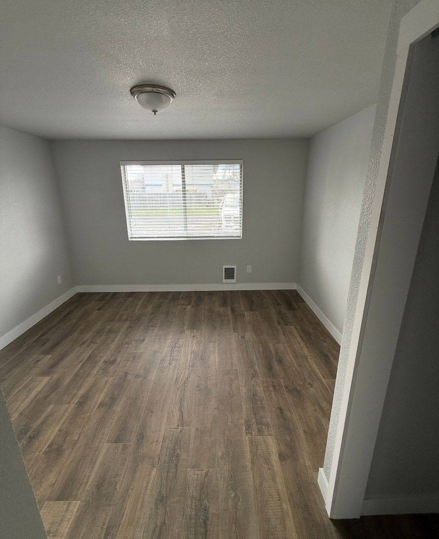 Apartment for rent at 247 Lorraine Ave, Eagle Point, OR 97524
