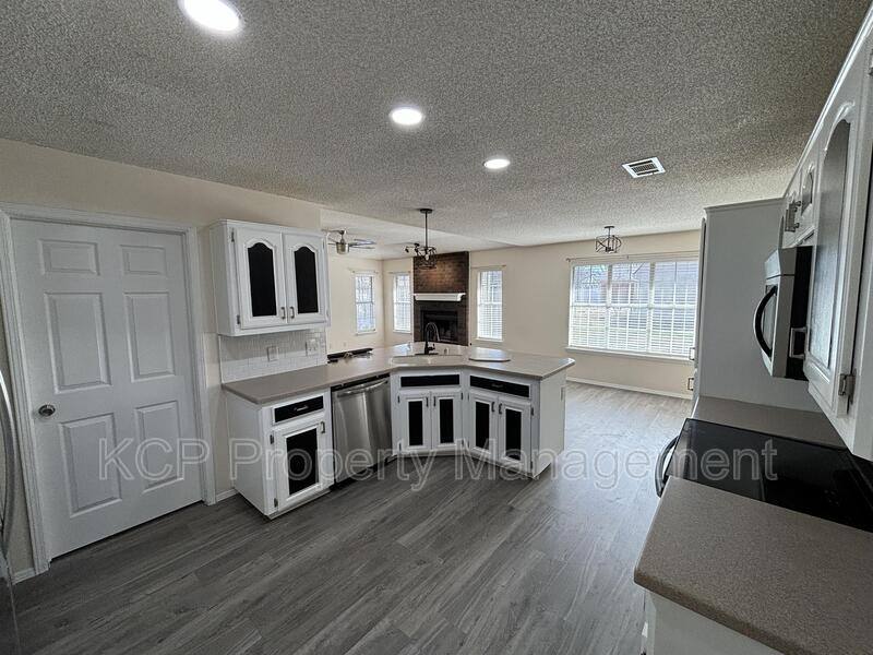 House for rent at 8812 Skypark Dr, Fort Smith, AR 72903