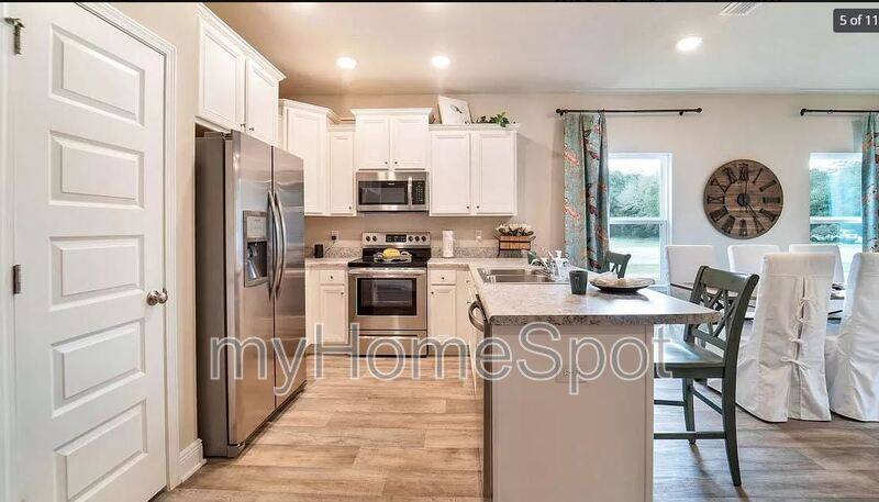 Townhouse for rent at 6012 Royal Port Court, Pensacola, FL 32526