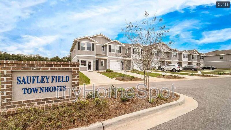 Townhouse for rent at 6012 Royal Port Court, Pensacola, FL 32526