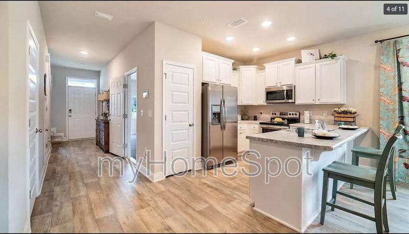 Townhouse for rent at 6012 Royal Port Court, Pensacola, FL 32526