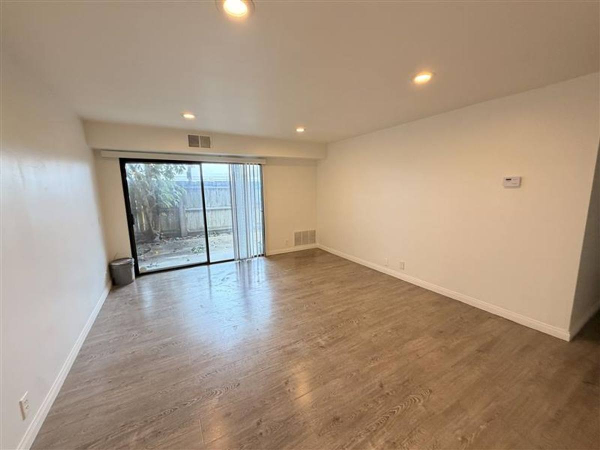 Condo for rent at 920 W Del Amo Blvd, Torrance, CA 90502