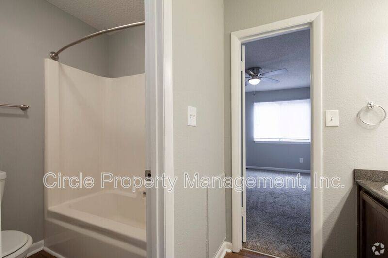 Townhouse for rent at 2021 Highridge Dr SW, Huntsville, AL 35802