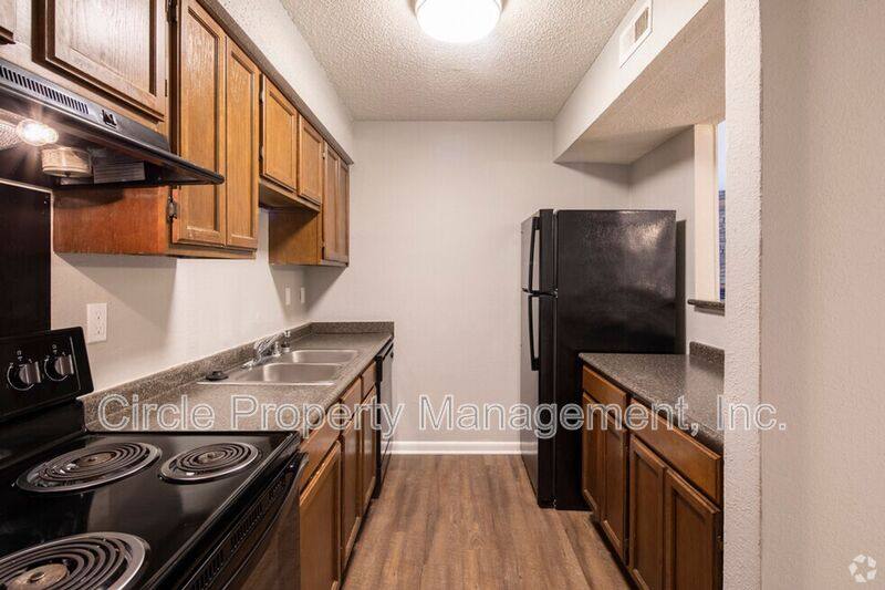 Townhouse for rent at 2021 Highridge Dr SW, Huntsville, AL 35802