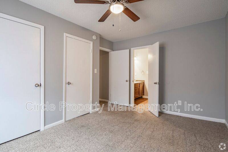 Townhouse for rent at 2021 Highridge Dr SW, Huntsville, AL 35802
