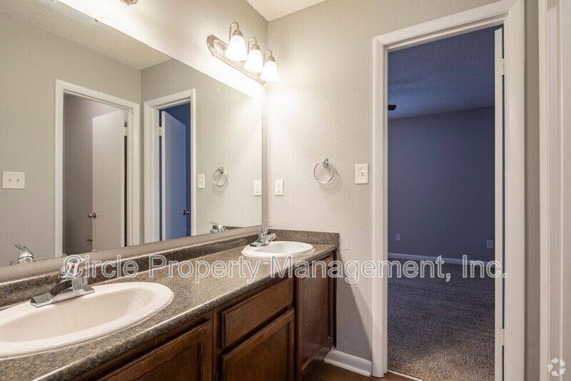 Townhouse for rent at 2021 Highridge Dr SW, Huntsville, AL 35802