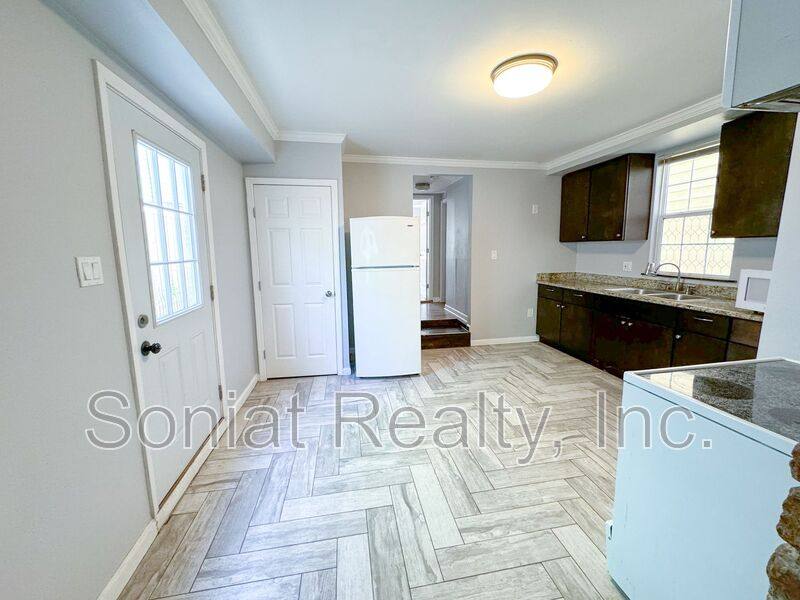 Apartment for rent at 3216 Banks St, New Orleans, LA 70119