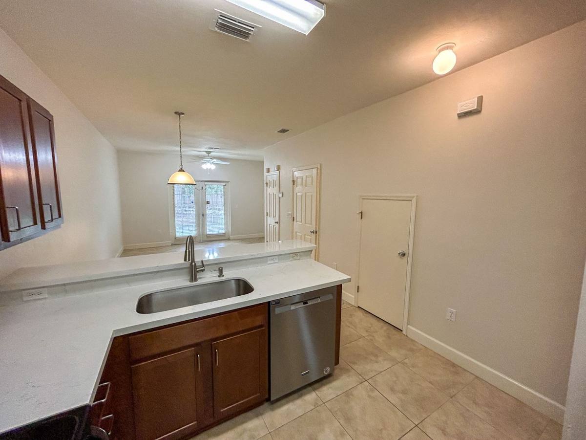 Townhouse for rent at 2951 SW 35th Place, Gainesville, FL 32608