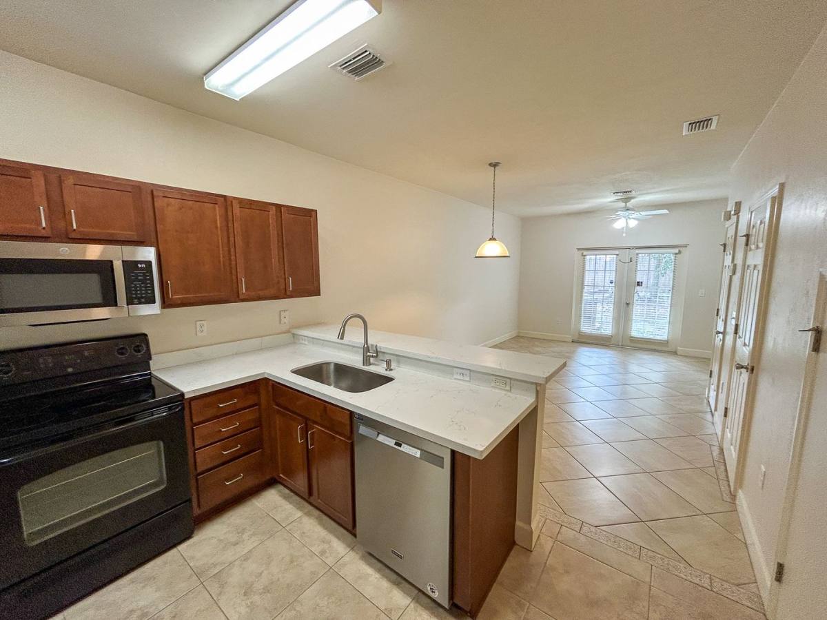 Townhouse for rent at 2951 SW 35th Place, Gainesville, FL 32608