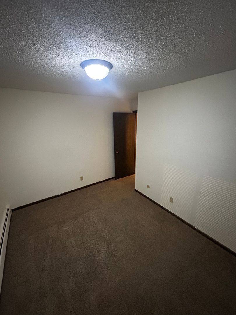 Apartment for rent at 1881 Mechanic Ave, Saint Paul, MN 55119