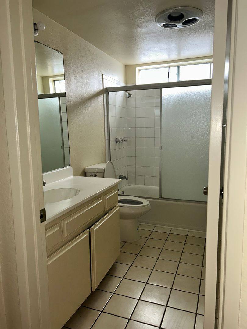 Apartment for rent at 659 W 5th St, San Pedro, CA 90731