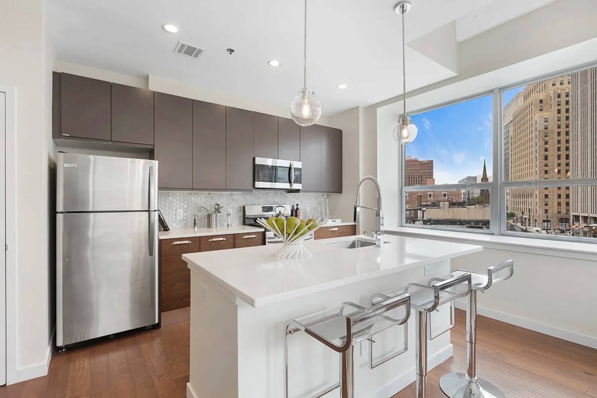 Apartment for rent at 579 Broad St, Newark, NJ 07102