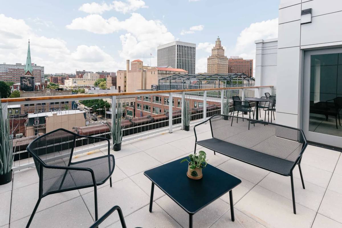 Apartment for rent at 579 Broad St, Newark, NJ 07102