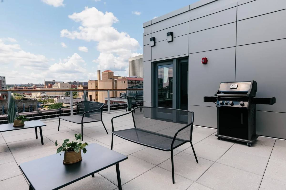 Apartment for rent at 579 Broad St, Newark, NJ 07102