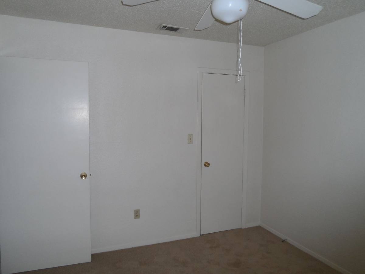 Townhouse for rent at 1400 D Holleman Dr, College Station, TX 77840