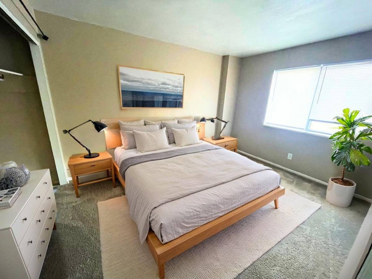Apartment for rent at 720 W Centennial Ave, Muncie, IN 47303