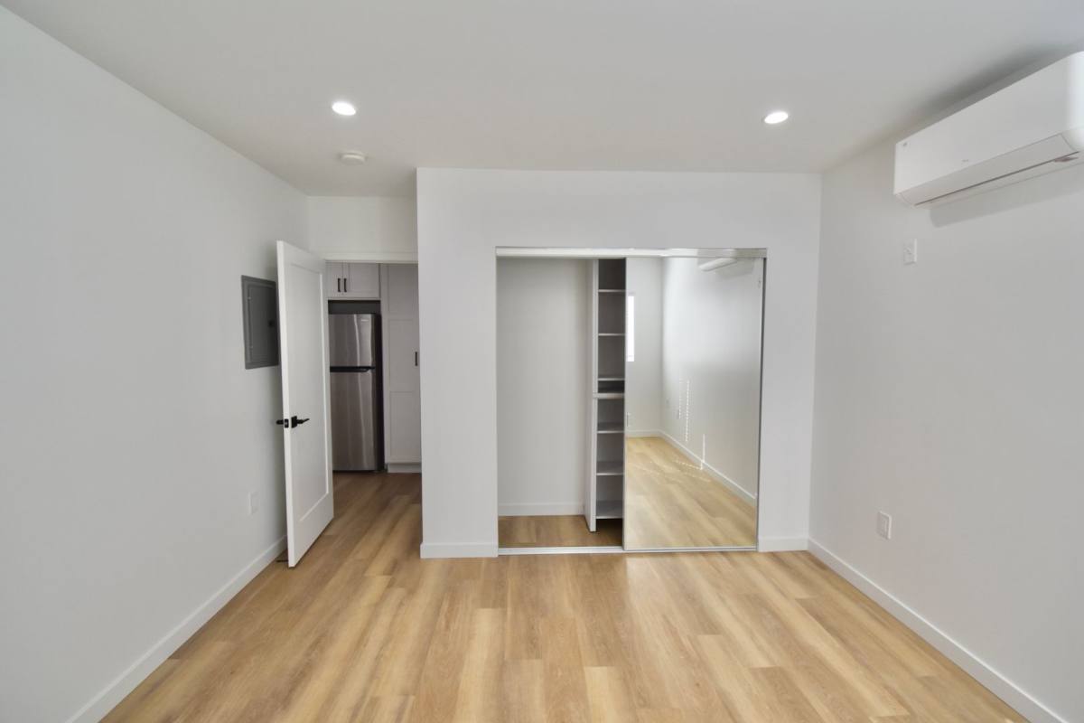 Apartment for rent at 11645 Moorpark St, North Hollywood, CA 91602
