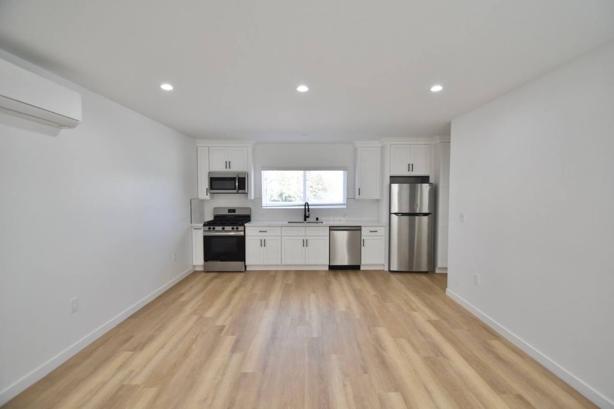 Apartment for rent at 11645 Moorpark St, North Hollywood, CA 91602