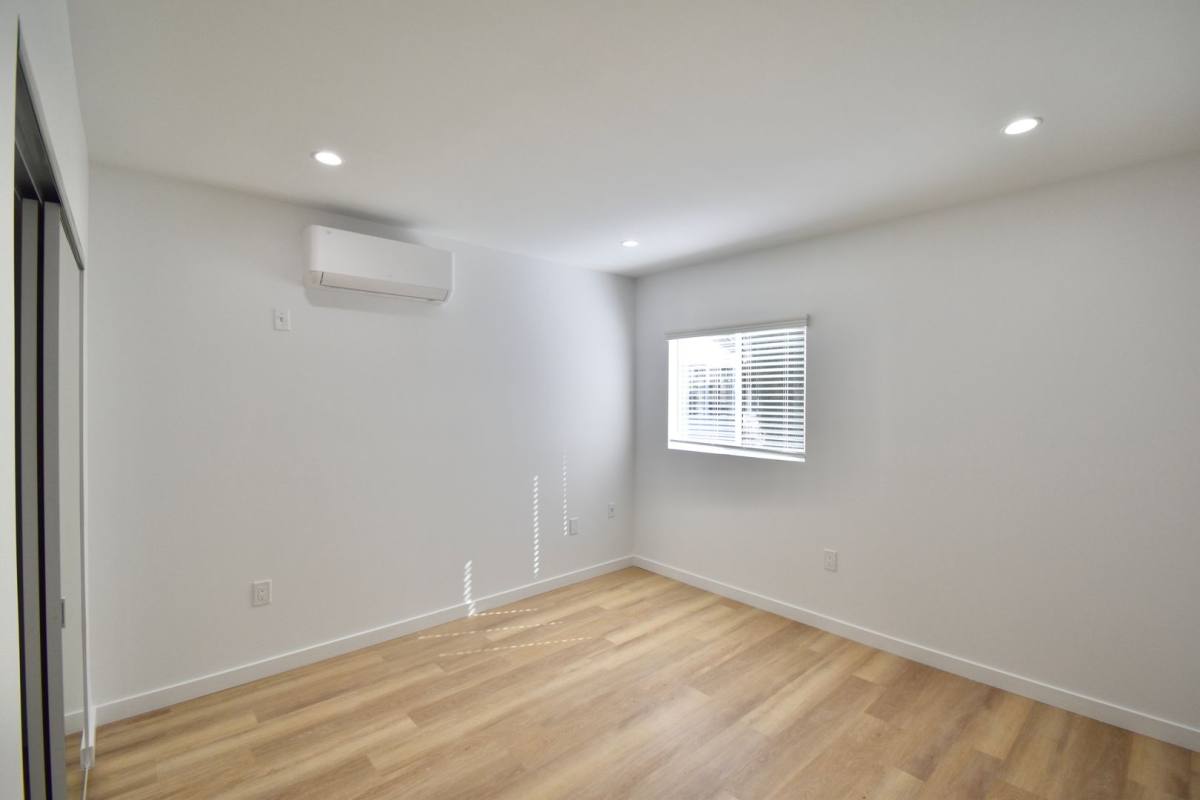 Apartment for rent at 11645 Moorpark St, North Hollywood, CA 91602