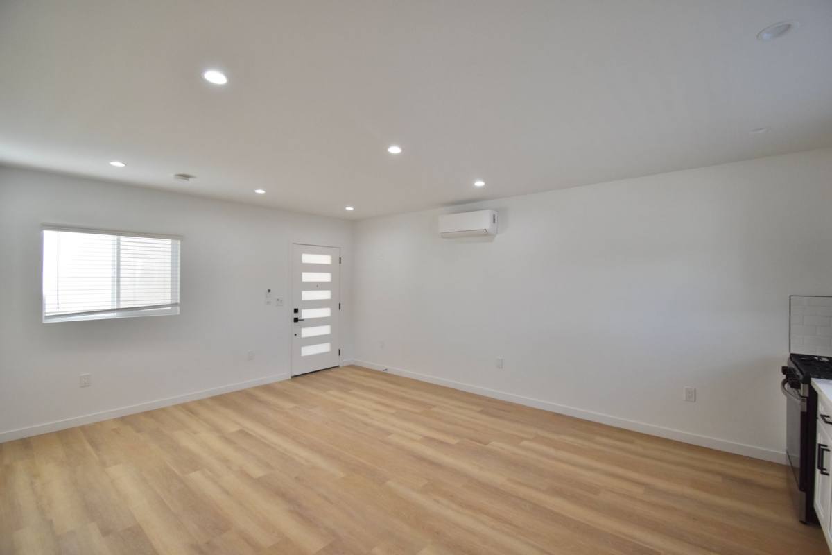 Apartment for rent at 11645 Moorpark St, North Hollywood, CA 91602