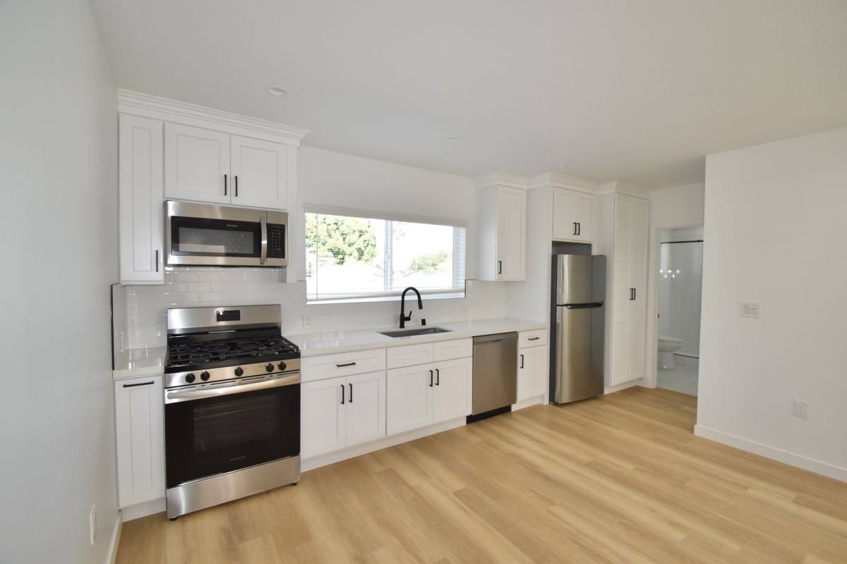 Apartment for rent at 11645 Moorpark St, North Hollywood, CA 91602