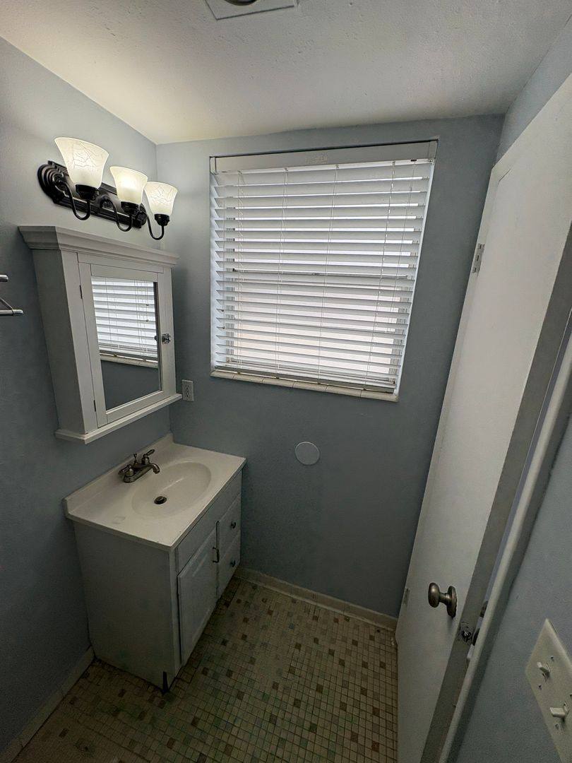 Apartment for rent at 623 N Bay St, Eustis, FL 32726