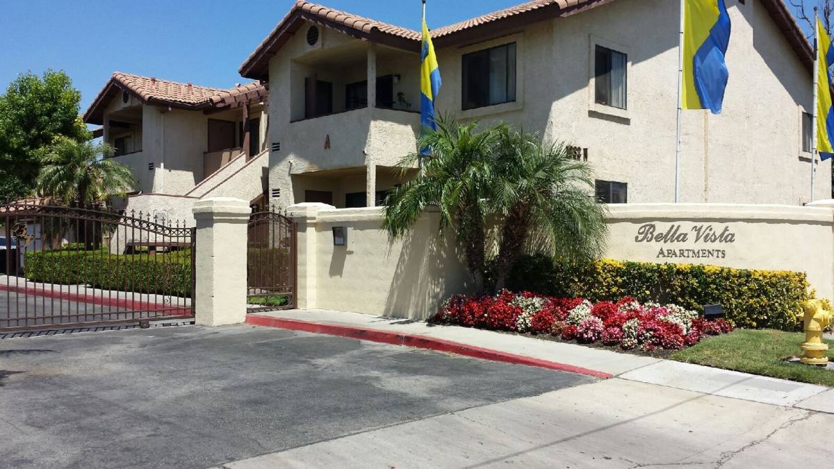 Apartment for rent at 1032 N Lilac Ave, Rialto, CA 92376