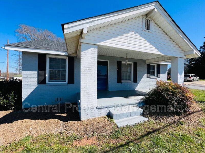 House for rent at 9112 Asheville Highway, Boiling Springs, SC 29316