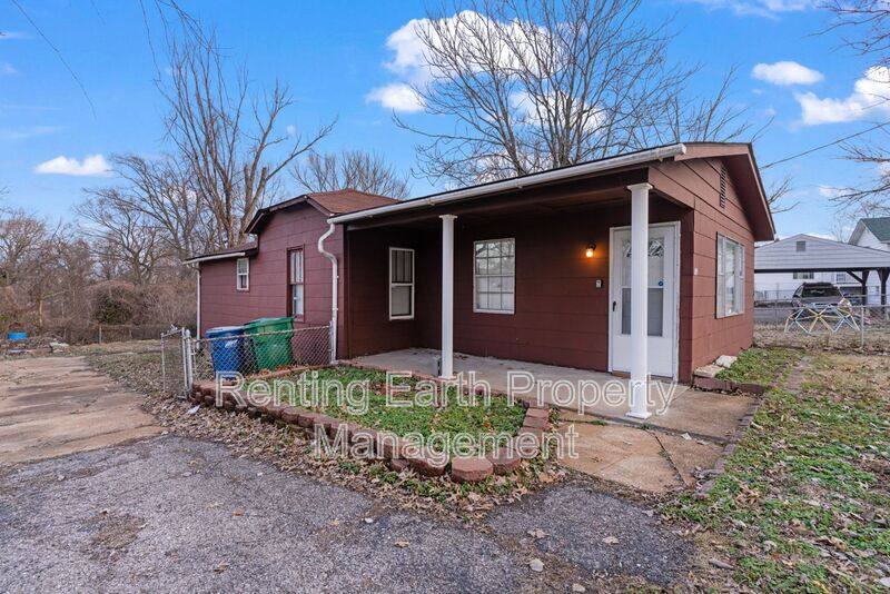 House for rent at 9746 Diamond Dr, Saint Louis, MO 63137